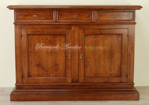 Credenza arte povera in legno massello di noce con intarsio in bois de rose
